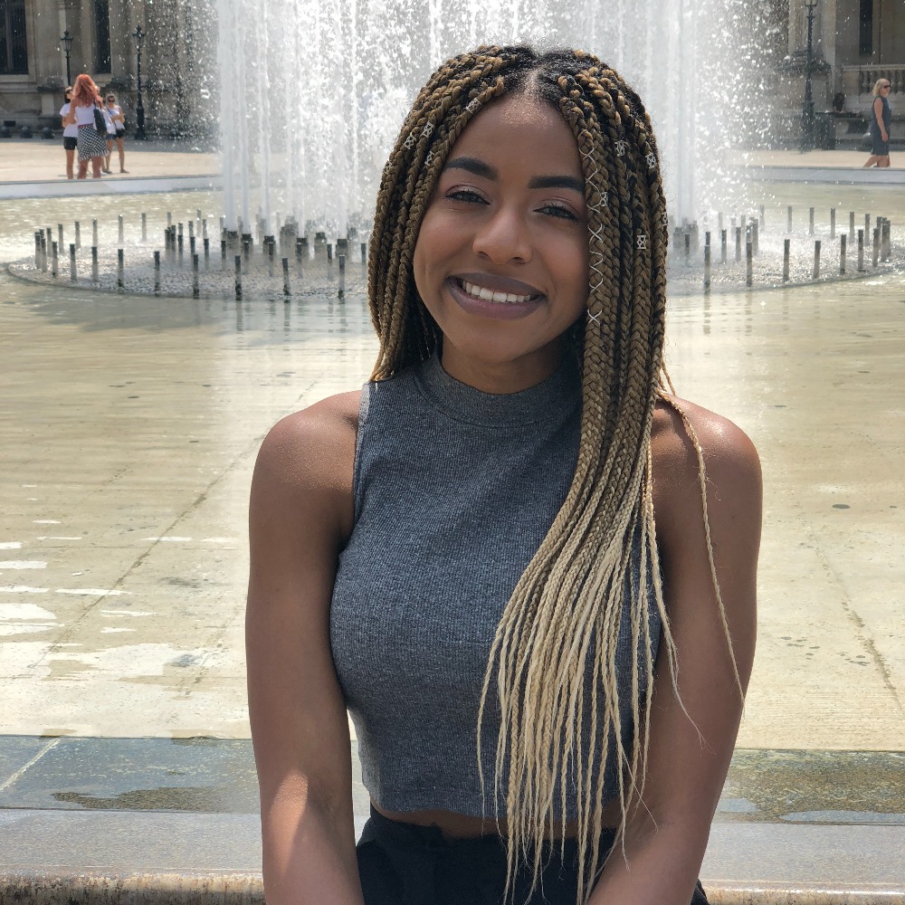 Meet your Posher, Jonique